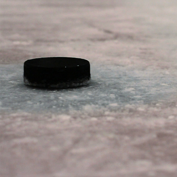 m hockey puck bg 1