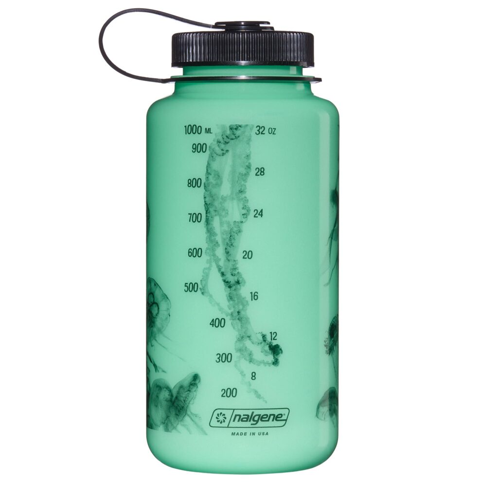 32oz WM Glow_Black Jellyfish_Grads 1024x1024