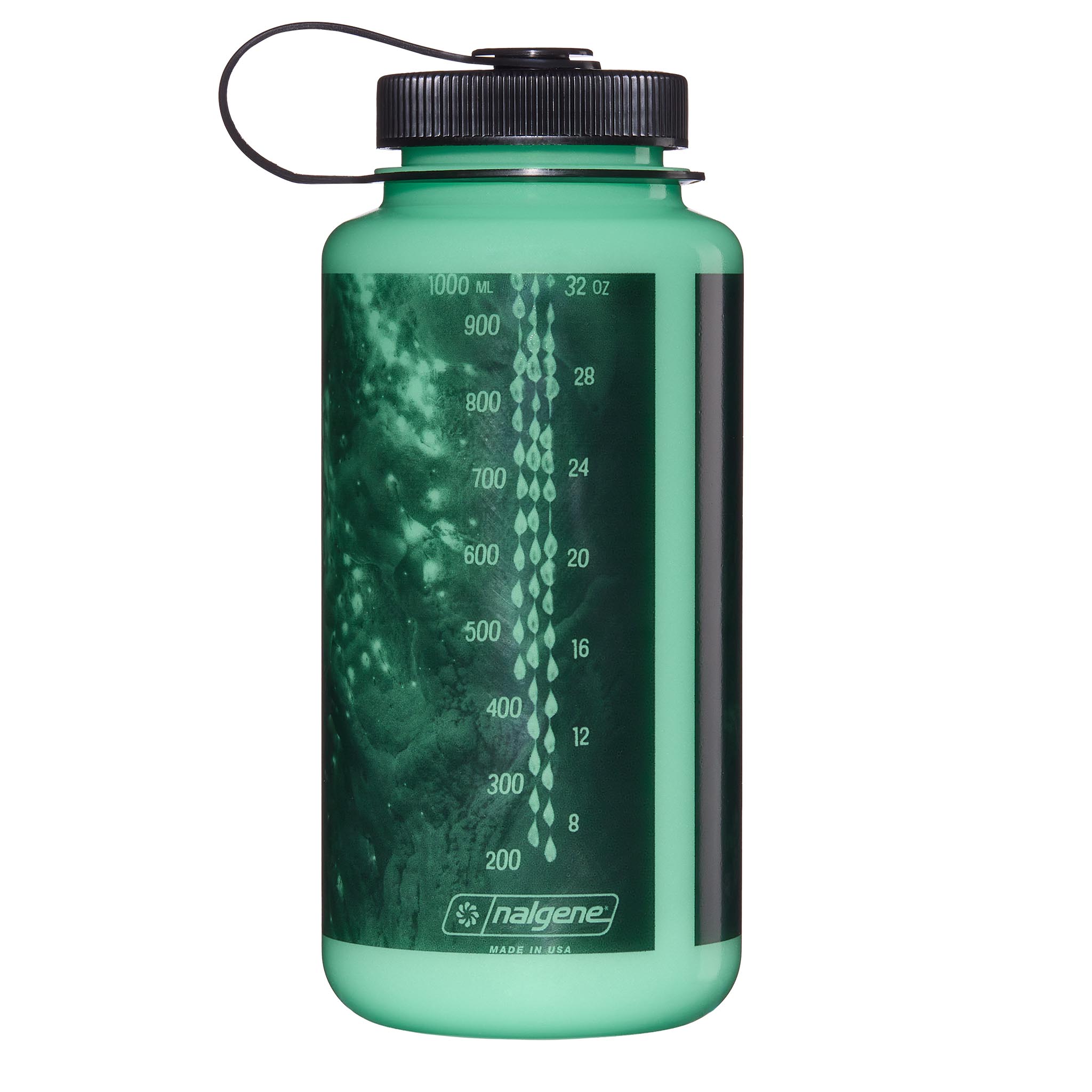 32oz WM Glow_Black Worms_Grads